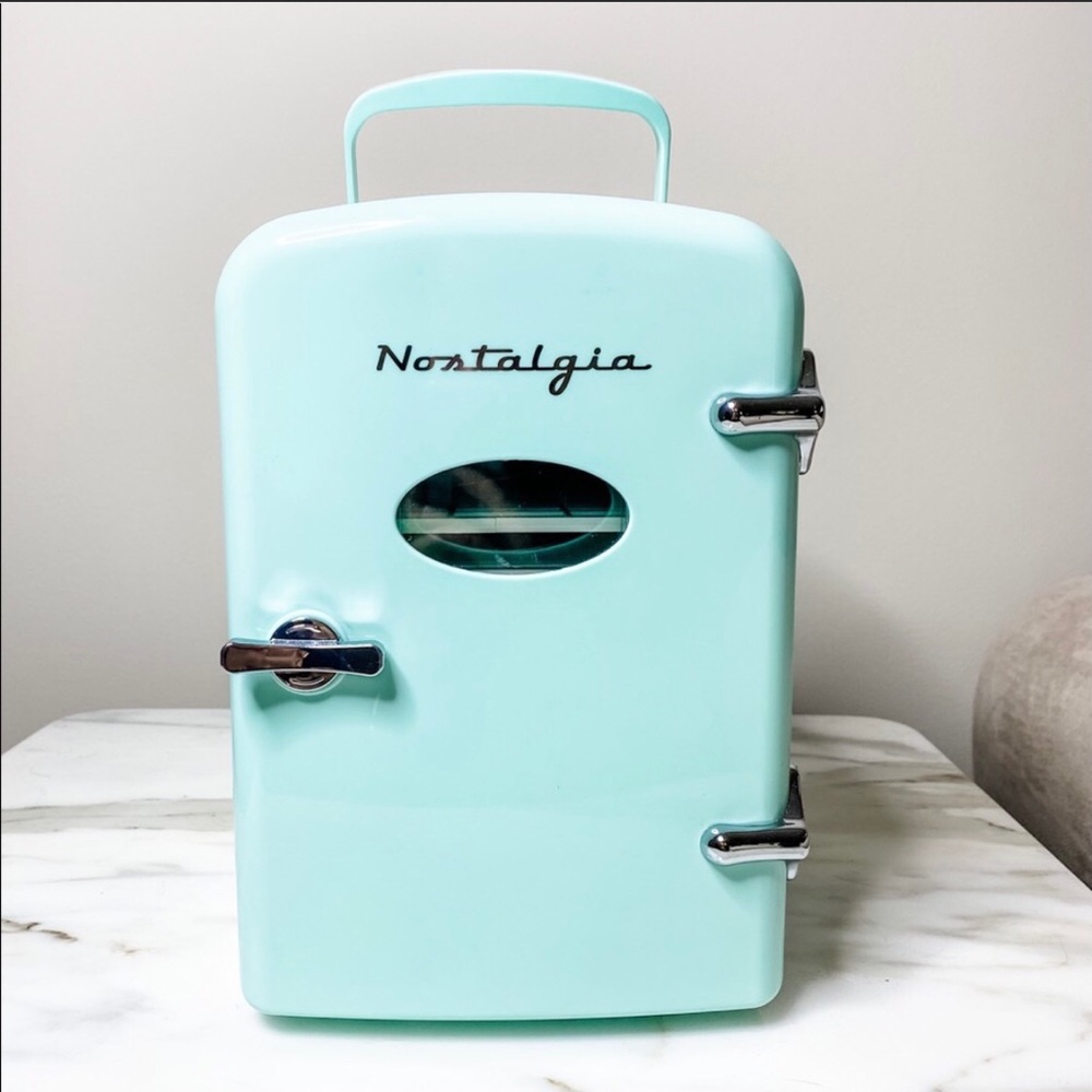 Nostalgia mini beverage/snack or makeup cooler